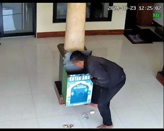 Jutaan Uang Kotak Amal Mushollah Ar Rahman Marendal Patumbak Disikat Maling
