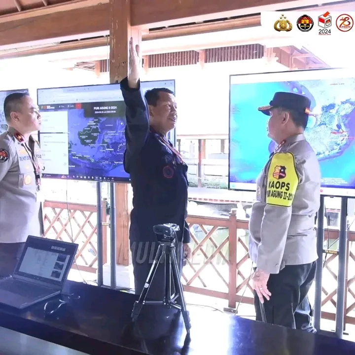 Kabaharkam Polri Komjen Pol. Dr. H. Mohammad Fadil Imran, M.Si. selaku Kepala Operasi Puri Agung II-2024 didampingi jajaran pejabat utama Mabes Polri serta
