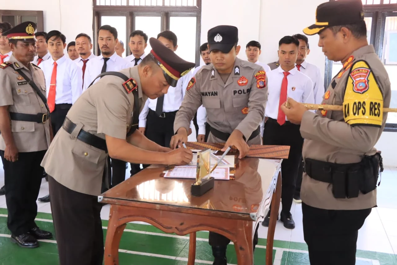 Kapolres Touna Pimpin Upacara Sertijab Wakapolres, Kabagops dan Kasikum
