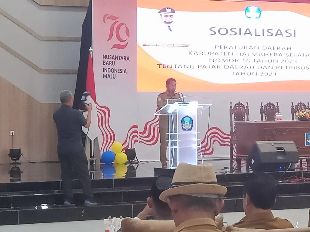 Camat Kepala Desa dan Sekretaris DesaMengikuti Sosialisasi Peraturan Daerah Kabupaten Halsel. Nomor. 16. Tahun 2023.