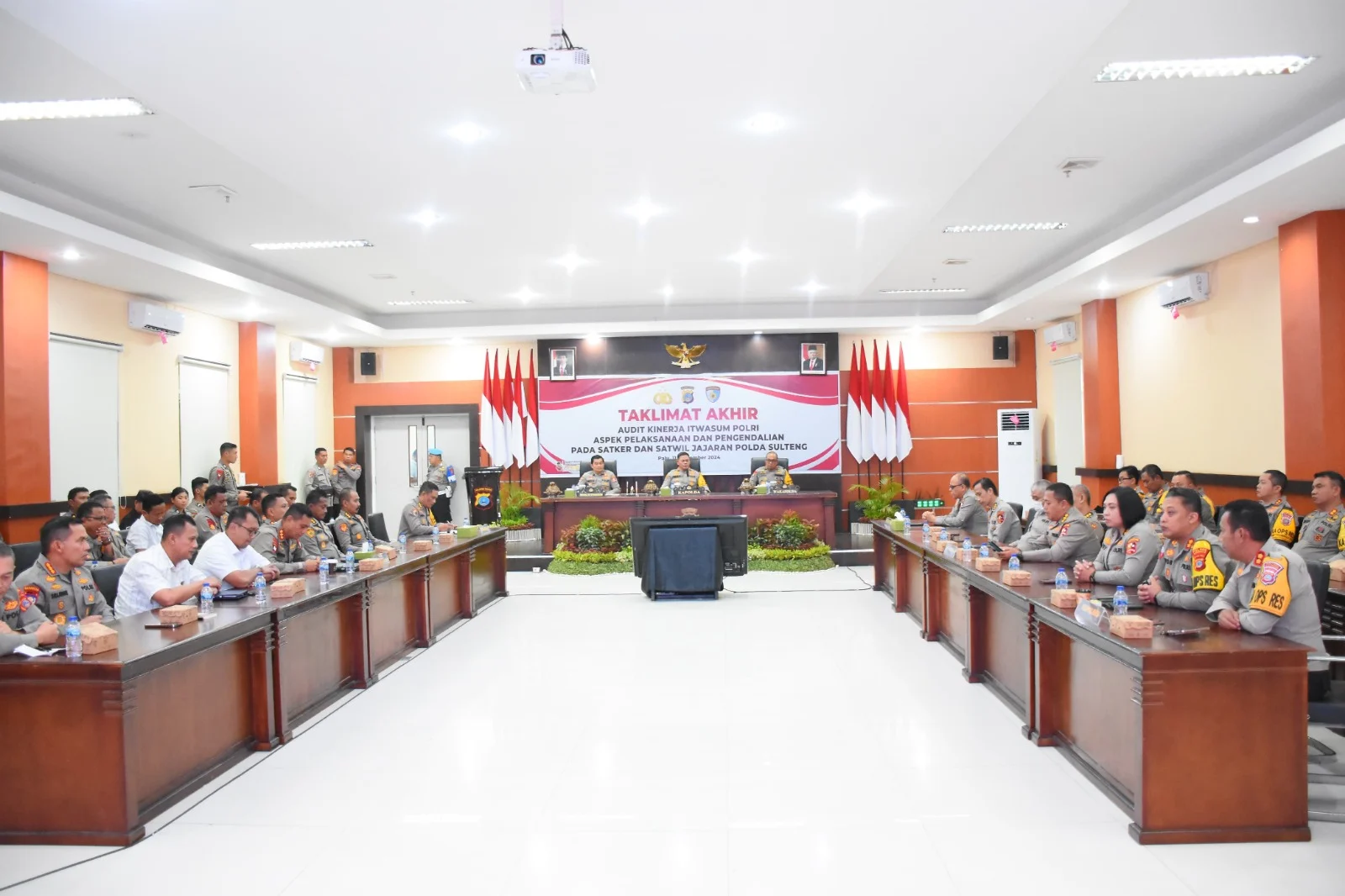 Taklimat Akhir Audit Kinerja Itwasum Polri Tahap II, Kapolda Sulteng: Evaluasi dan Masukan untuk Terus Bekerja Sesuai Aturan*
