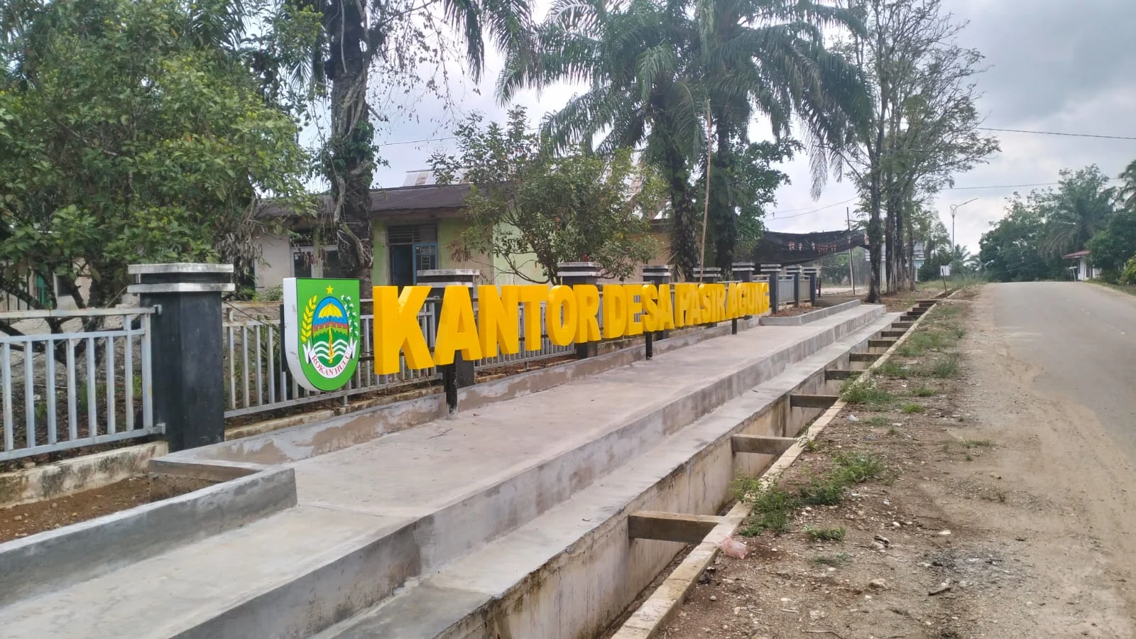 Lahan TKD Pasir Agung diduga Dibakar Guna Pembersihan, Api Sempat Menjalar Ke Lahan Sawit Warga.
