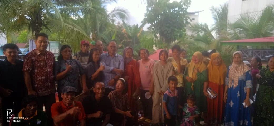 ACARA SILATURAHMI H.GOGO PURMANJAYA S,sos DAN Drs HENDRO NRKALELO M,si. DI DESA PENDREH BARITO UTARA KAL-TENG