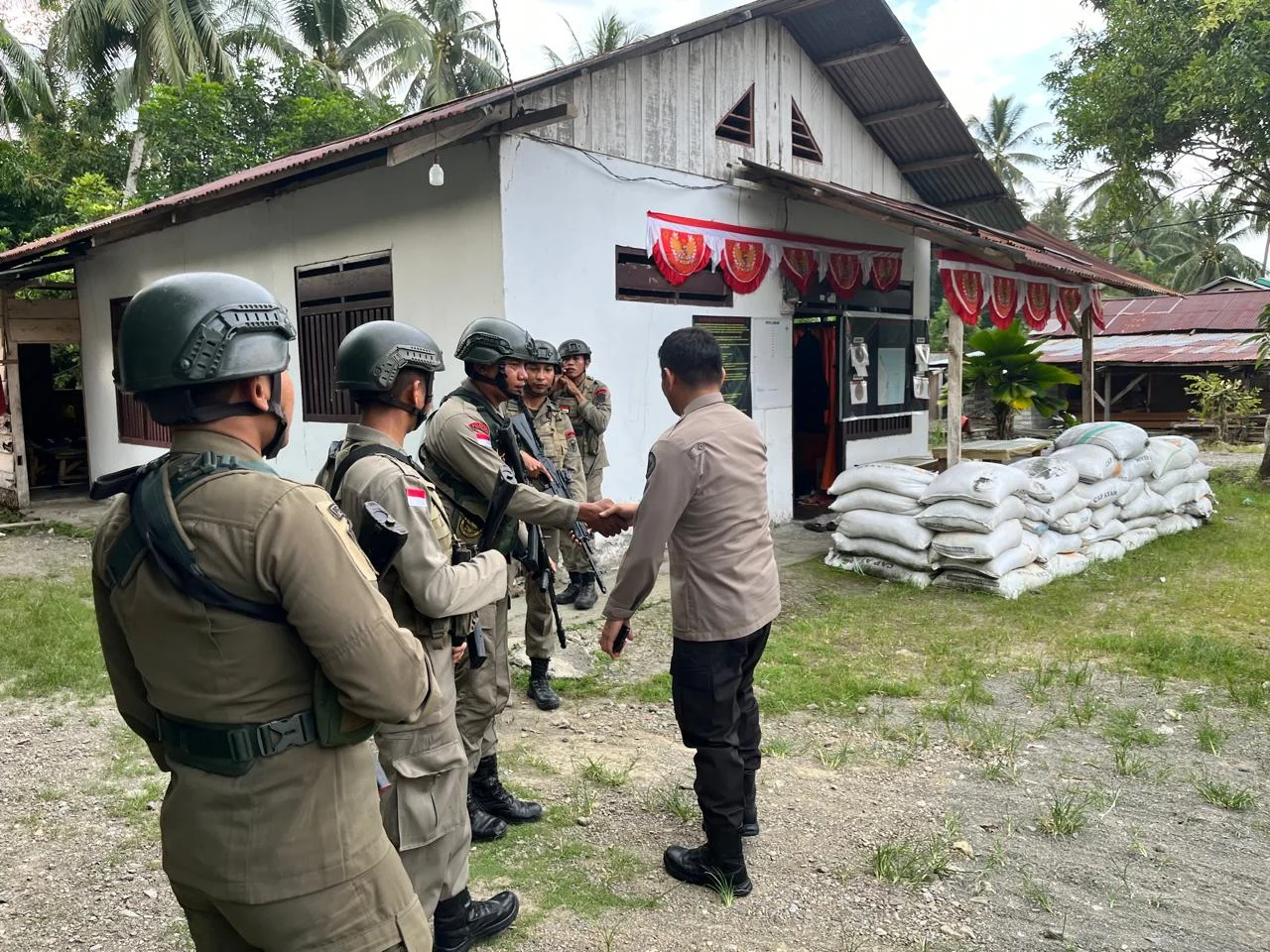 Kunjungi Pos Kamtibmas, Kaops Madago Raya Apresiasi dan Beri Motivasi Personel di Wilayah Operasi