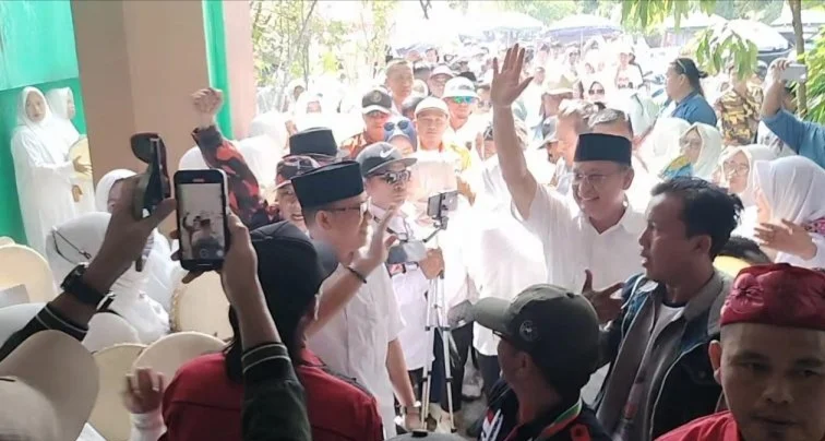 Ribuan Masarakat Menghadiri Deklarasi BERTAJI ” Paslon Bupati dan Wabup Teddy Marjito Dihadiri Ribuan Massa