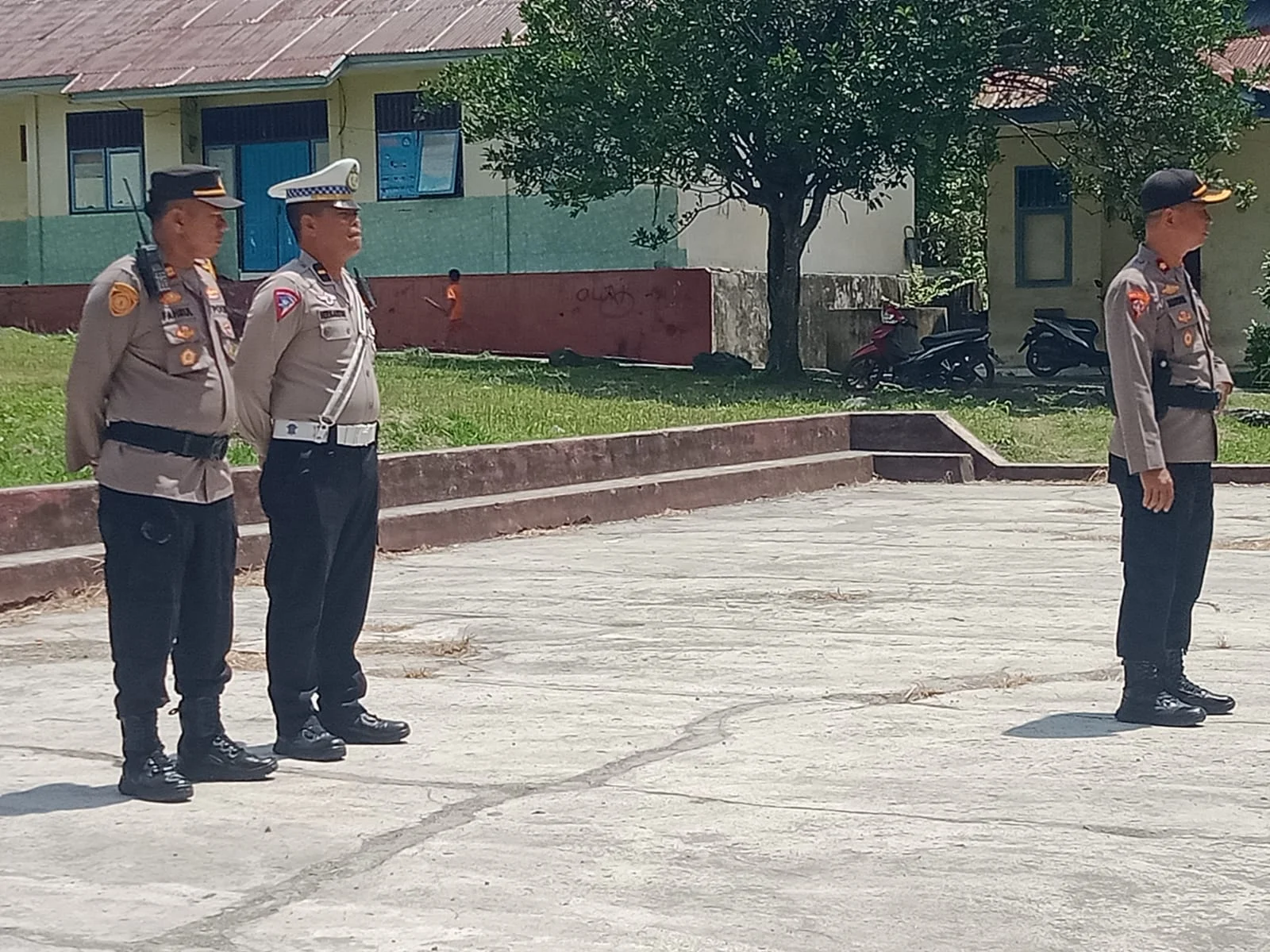 Personil Satuan Tugas Khusus Polres. Siaga Satu  Cakada .Pencabutan Nomor Undian  KPUD  Halmahera Selatan Info86News.com.23/09/2024
