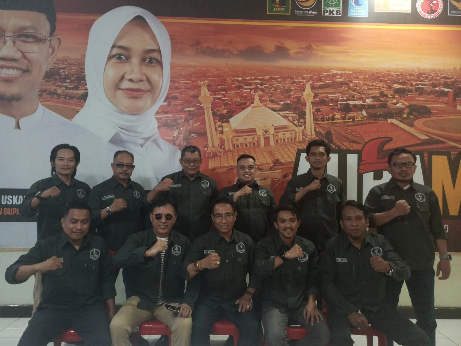 Tim Hukum AURAMA siapkan Berkas Laporan Bupati dan Wakil Bupati Gowa Termasuk Sejumlah ASN Pemda Gowa Ke BAWASLU Gowa dan Polda Sulsel