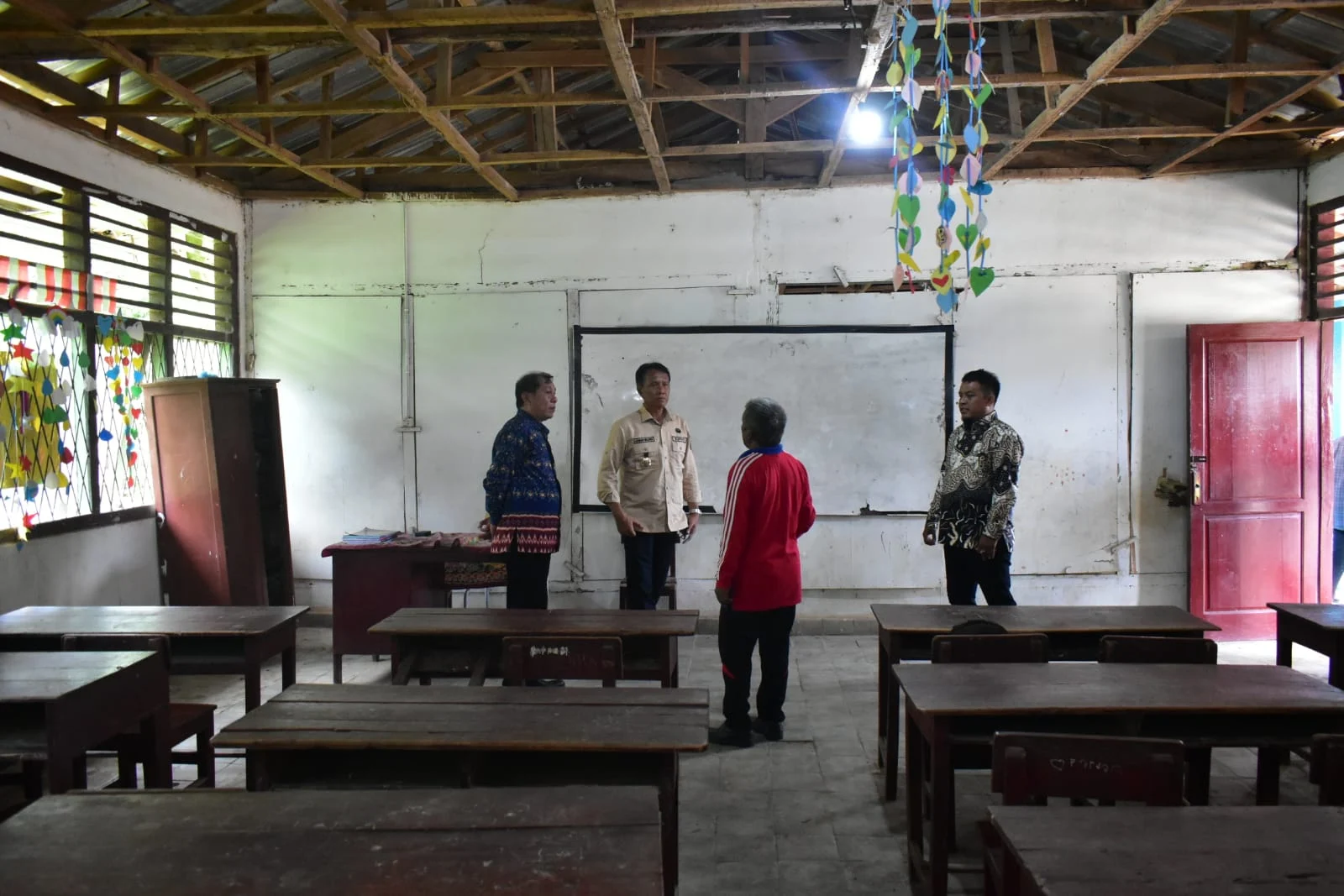 Pj Bupati OKI Cek Layanan Kesehatan dan Pendidikan di Kecamatan Sungai Menang