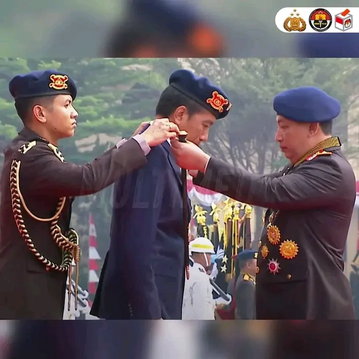 Polri menganugerahkan medali kehormatan ‘Loka Praja Samrakshana’ yang memiliki arti 'perlindungan terhadap rakyat dan publik'
