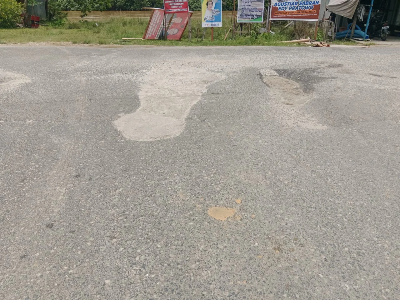 Pemerintah Daerah Kuala Kurun,Kab Gunung Mas Ungkapkan Progress Infrastruktur Yang Ada Anggarannya, Sayangnya Jalan Kota Kurun Masih Berlubang Parah