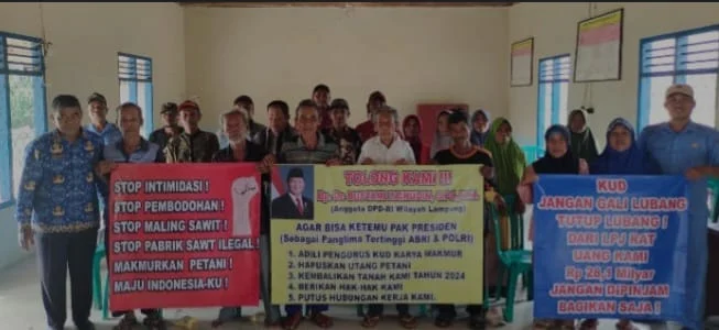 Petani plasma anggota KUD karya makmur kampung purwa negara kecamatan negara batin menjerit,