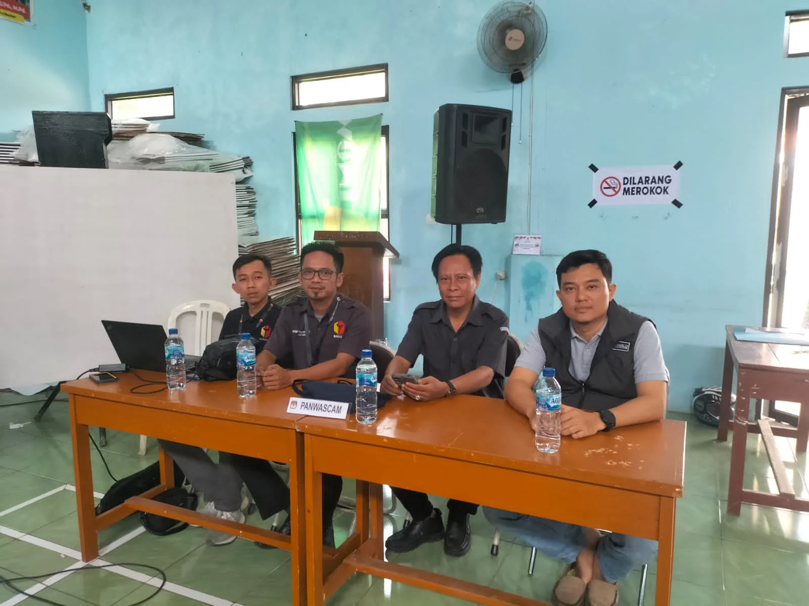 PASLON BUPATI DAN WAKIL BUPATI CIANJUR NOMOR URUT 02 (WAHYU - RAMZI) UNGGUL DI KECAMATAN CIBEBER