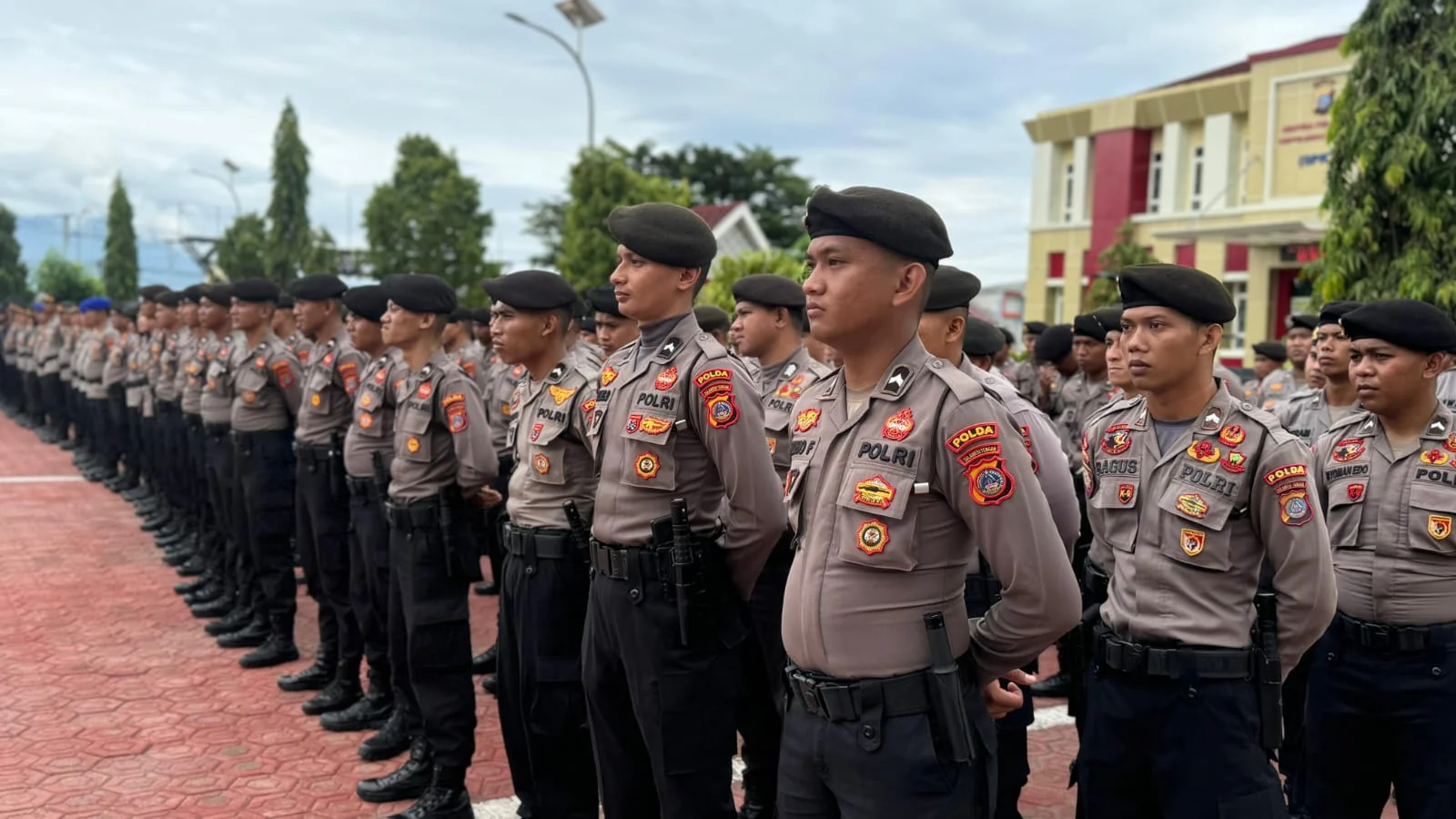 Pengamanan Unras di KPU, Polda Sulteng Kedepankan tindakan Humanis dan Tidak Ada Senpi