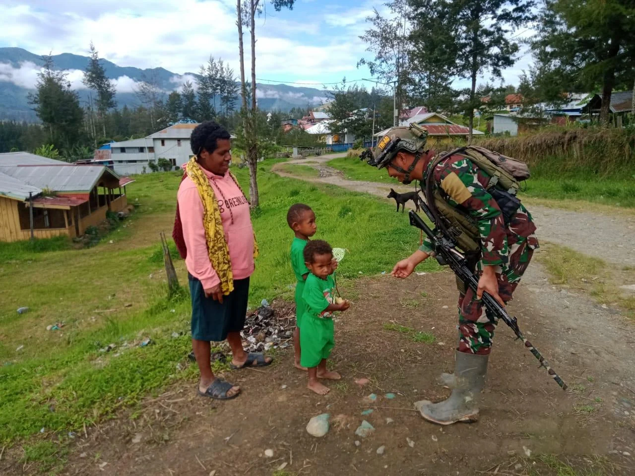WhatsApp Image 2025-01-17 at 17.50.08 Bakti Sosial Prajurit Buaya Putih, Berikan Senyuman Warga Pedalaman Papua.