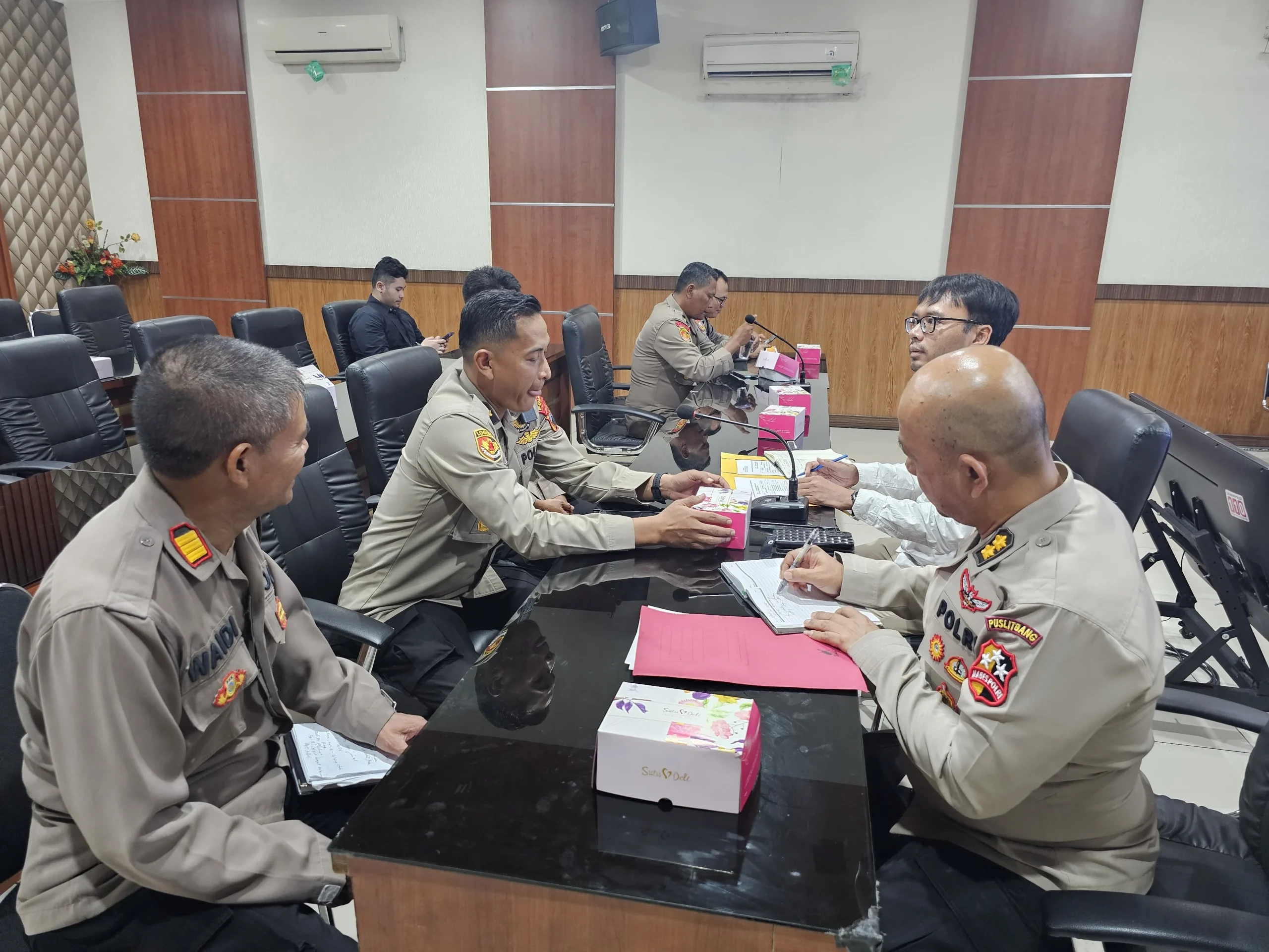 Penelitian tentang gudang penyimpanan senjata, Puslitbang Polri kunjungi Polres Semarang.