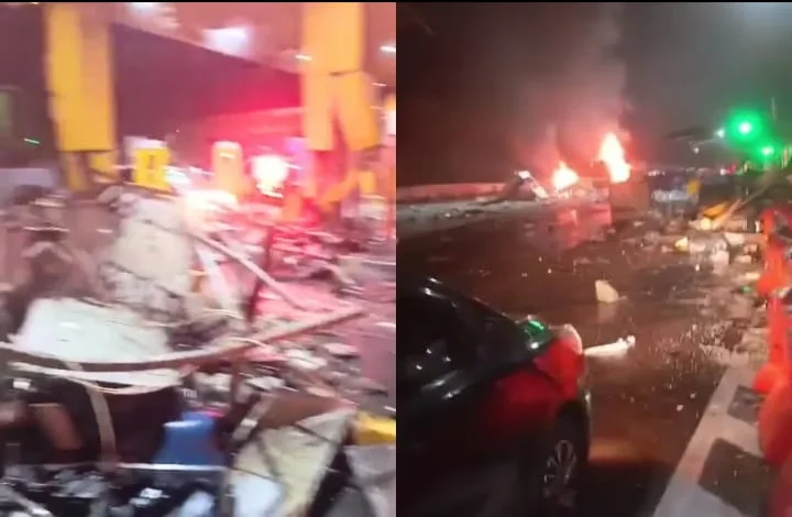 Kecelakaan Maut Di Pintu Tol Jagorawi - Bogor, Memporak Porandakan Pintu tol Jagorawi Dan 6.Korban yang berserakan
