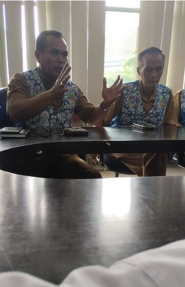Aroma bau Keterlibatan dugaan sindikat antara klinik dn kadisdukcapil kab Bekasi sudah kecium.
