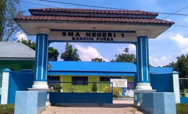 Chreyzita Emeliani Sitompul Guru SMAN 1 Bangun Purba Korban Pengancaman Alat Jenis Senapang Angin.