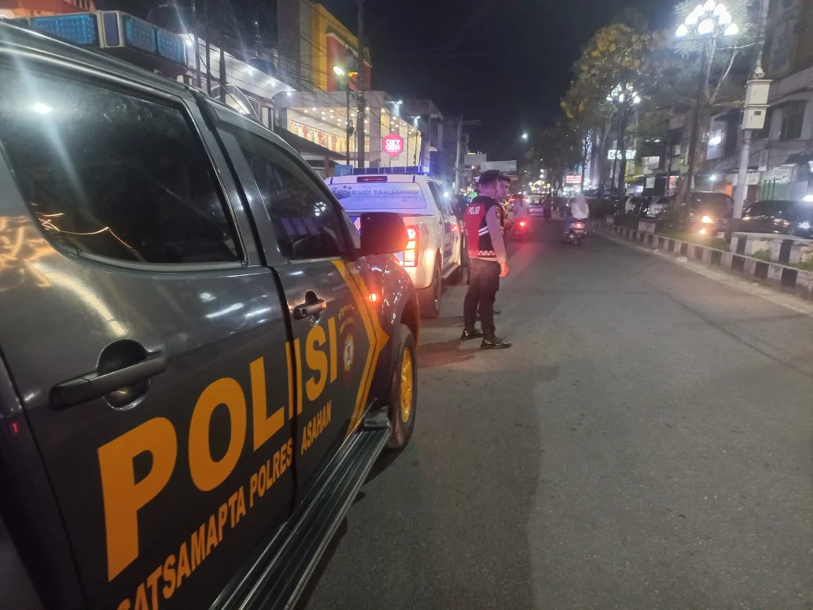 POLRES ASAHAN MELAKSANAKAN PATROLI BLUE LIGHT DALAM RANGKA MENJAGA SITKAMTIMBAS PADA BULAN SUCI RAMADHAN 1446 H TAHUN 2025 DI WILAYAH HUKUM POLRES ASAHAN