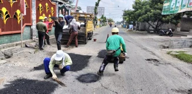 Dinas PUPR Tulungagung Perbaiki Infrastruktur Jalan