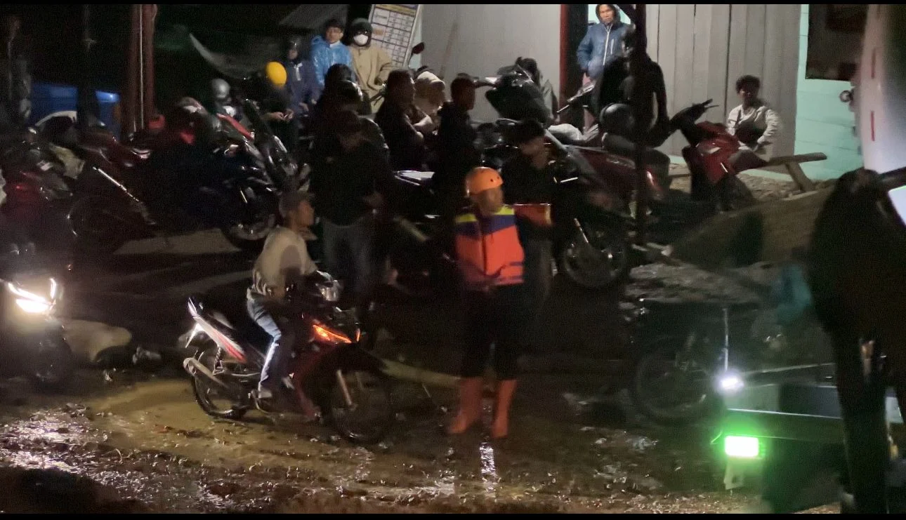 Tim Gabungan Buka Akses Jalinsum Siantar-Parapat