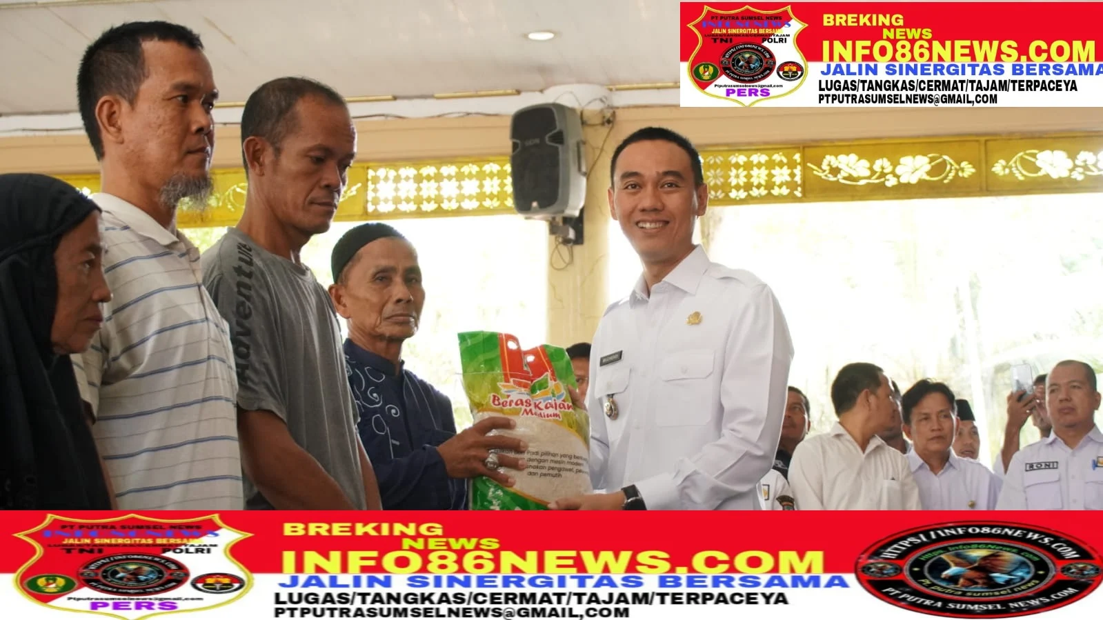 Lewat Program Bismilah, Bupati OKI Salurkan 1.129 Paket Beras ke Warga Kurang Mampu