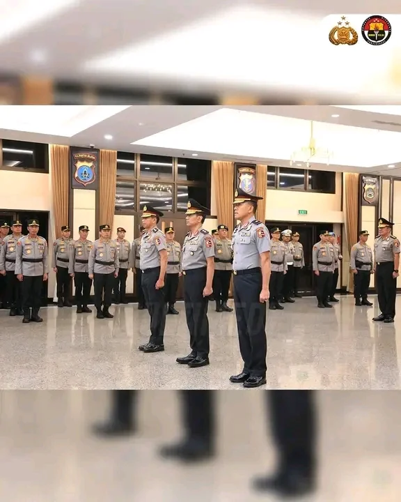 Kapolri Jenderal Polisi Drs. Listyo Sigit Prabowo, M.Si., memimpin upacara kenaikan pangkat (Korps Raport)