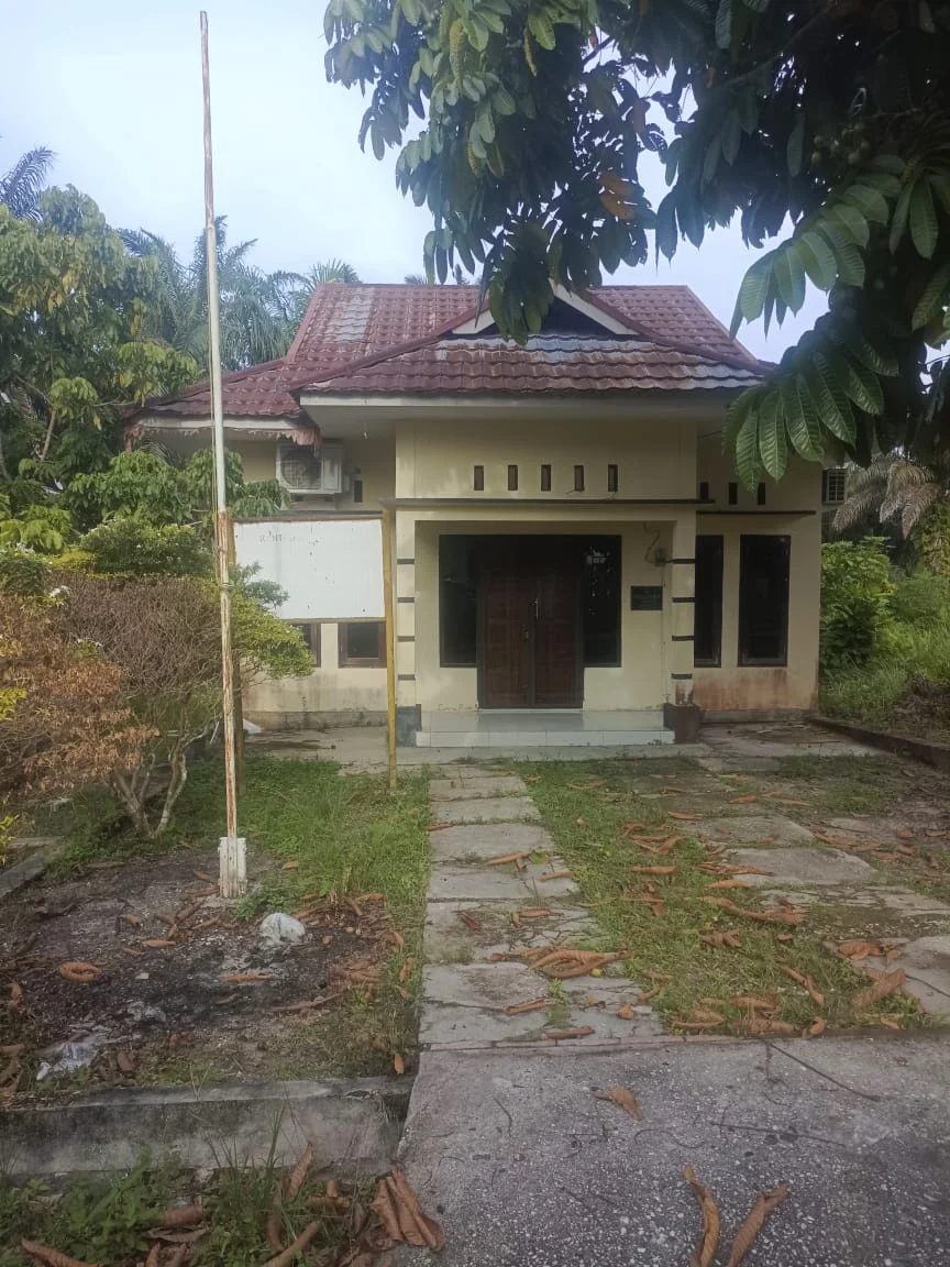 Kerap Tutup Kantor Badan Usaha Milik Kampung (BUMKAM) Kampung Merangkai Kecamatan Dayun, Warga Hendak Ambil Uang Tabungan Tak Bisa Diambil Karena Kas Kosong
