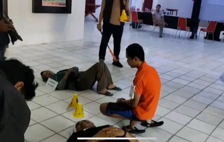 Polres Donggala menggelar rekonstruksi kasus di Desa Lende Tovea, Kecamatan Sirenja, Kabupaten Donggala.
