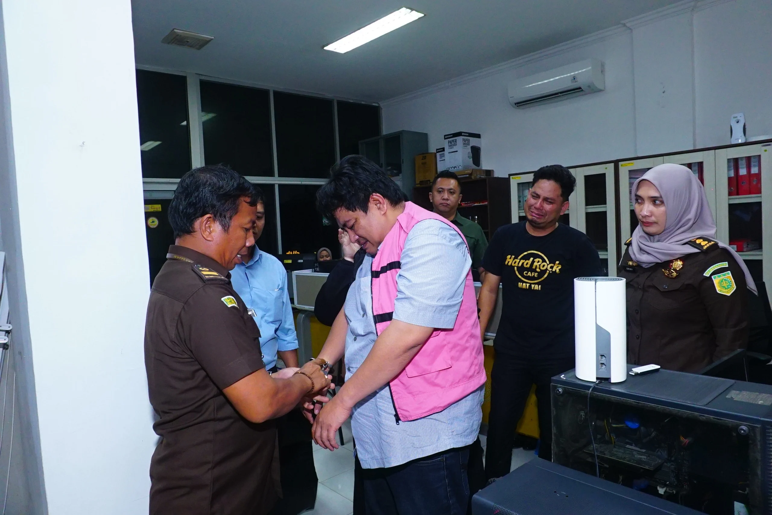 Pejabat Bank Sumut KCP Krakatau Ditahan Jaksa Akibat Rugikan Negera 2,29 M, Pejabat Lain Bakal Menyusul?
