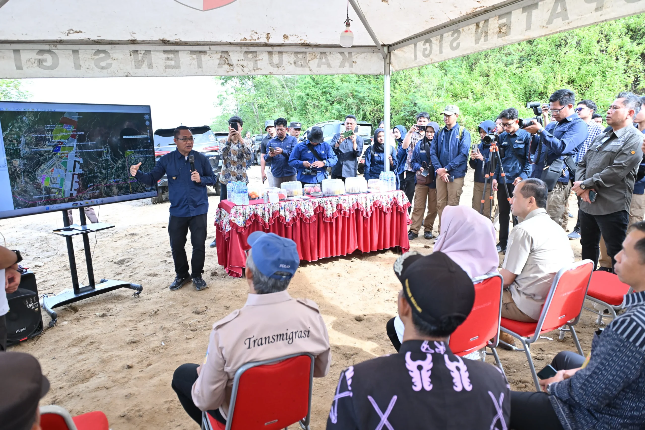 *Menteri Transmigrasi Tinjau Rencana Pembangunan Kampus Patriot di Sigi*
