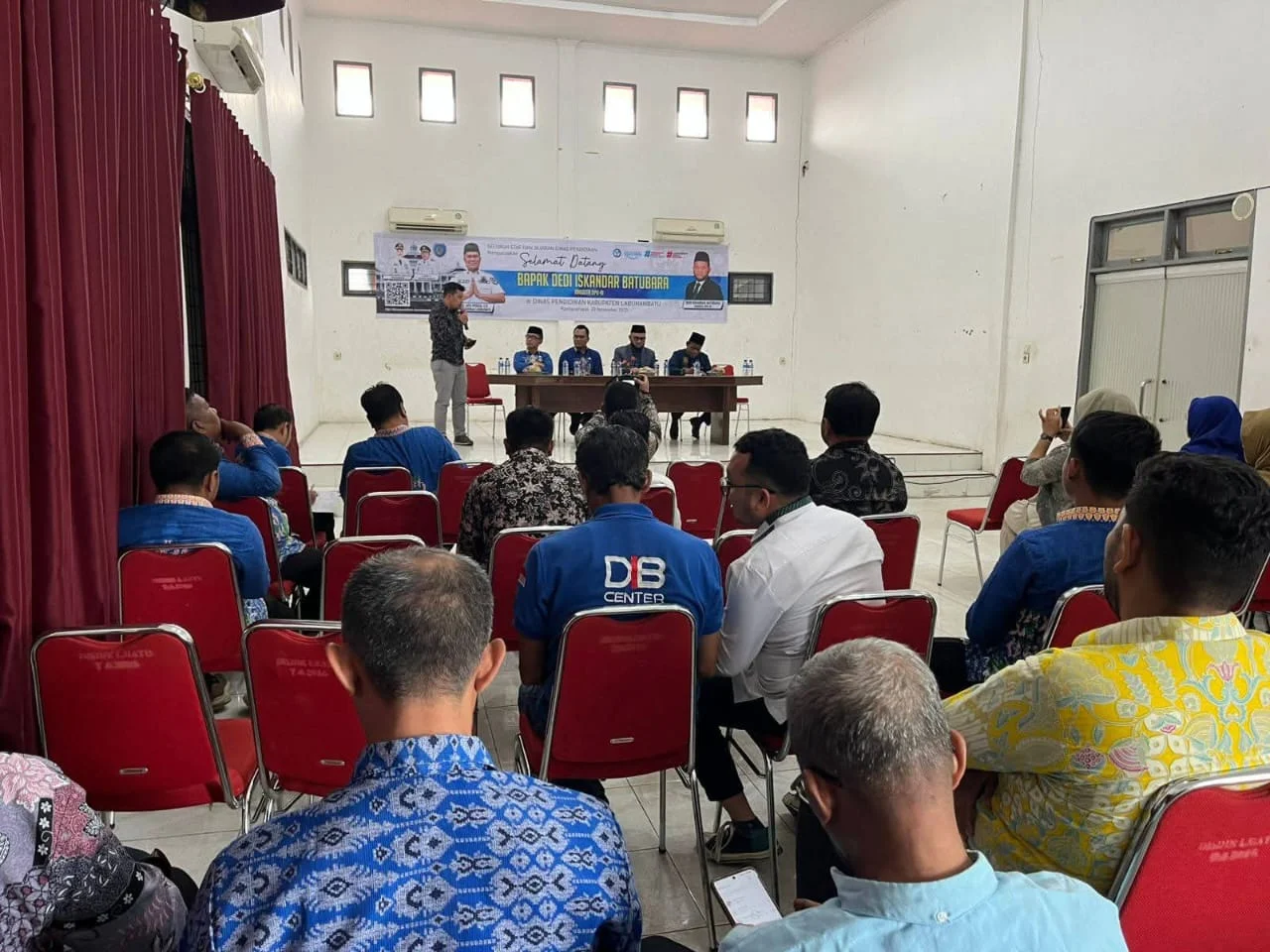 Kepala Dinas Pendidikan Kabupaten Labuhanbatu Abdi Jaya Pohan S.H, Sambut Anggota DPD RI Dedi Iskandar Batubara.