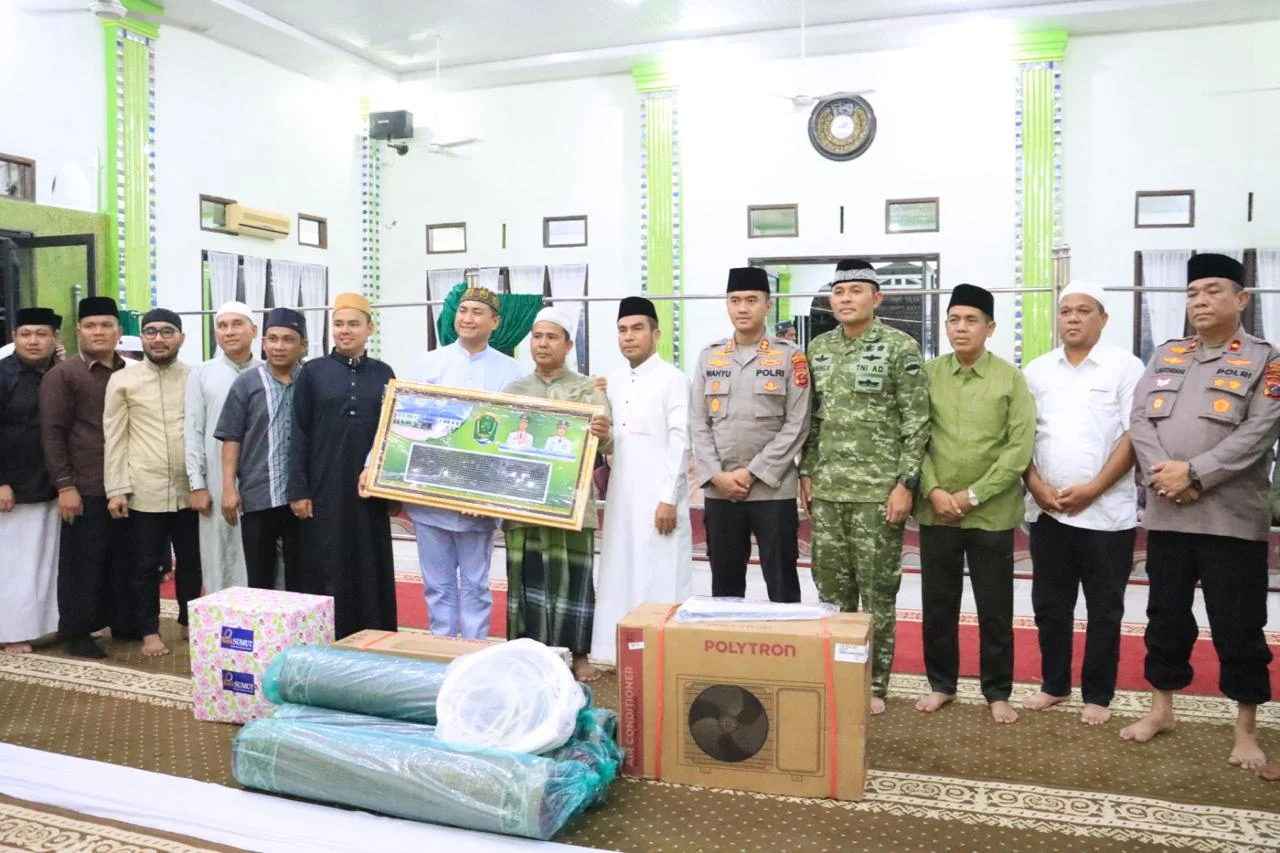 Kapolres Labuhanbatu Bersama Bupati Labuhanbatu Utara Gelar Safari Ramadan di Masjid Syuhada Na IX-X.
