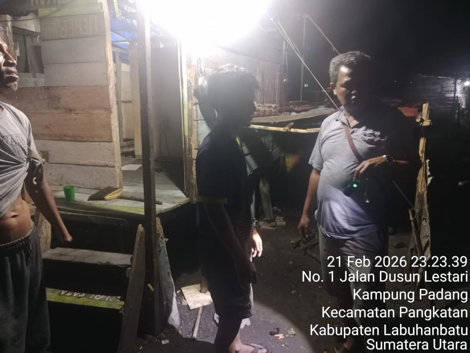 Menekan Kriminal Dan Peredaran Narkotika, Polsek Bilah Hilir Laksanakan GSN Diareal  Pemakaman Muslim Desa Kampung Padang Kecamatan Pangkatan.