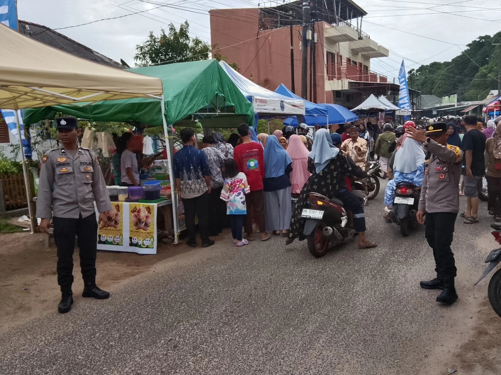 Beri Rasa Aman Warga Berburu Takjil, Polres Bangka Barat Intensifkan Pengamanan Bazar Ramadhan