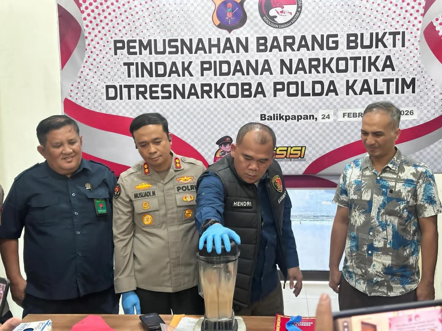Tegaskan Komitmen Berantas Narkotika, Polda Kaltim Musnahkan Puluhan Butir Ekstasi
