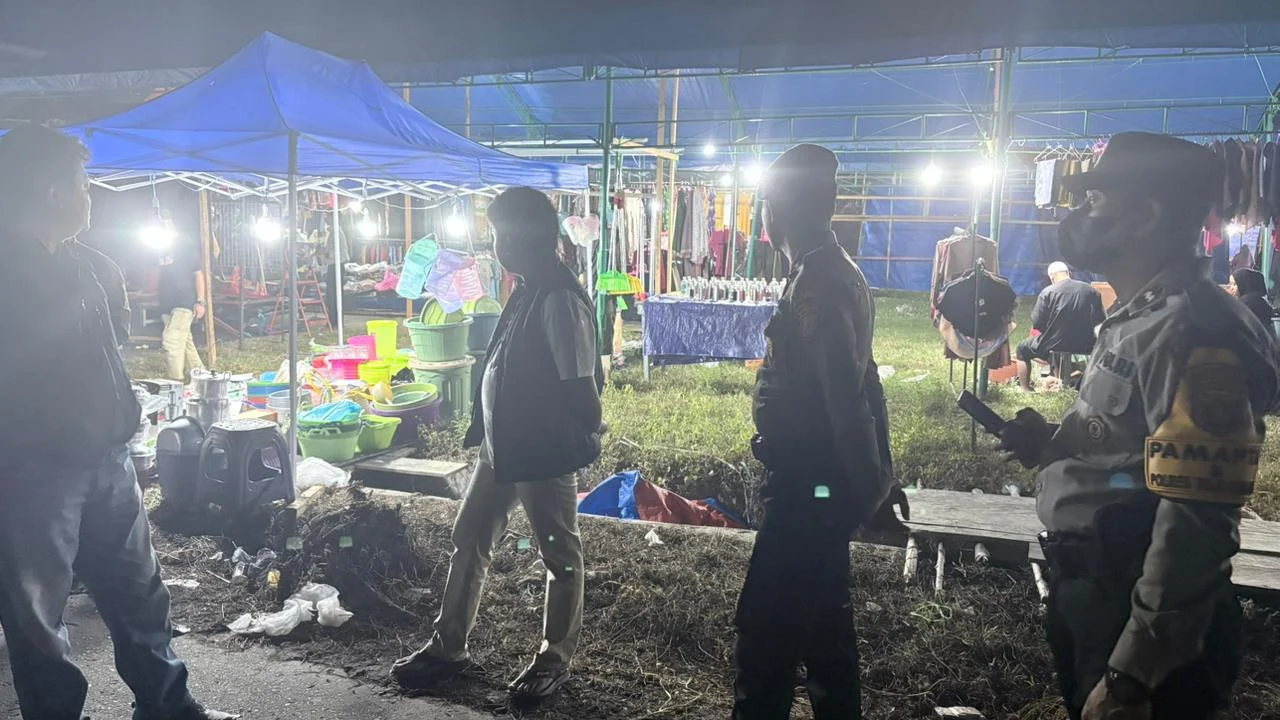 *Kawal Kenyamanan Ibadah Ramadhan, Pamapta III Polres Touna Pimpin Patroli di Pusat Keramaian*
