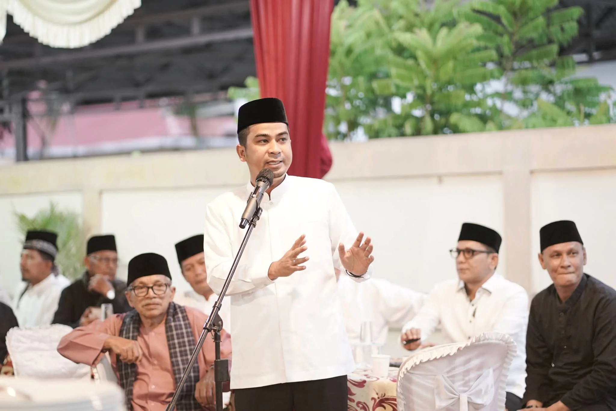 Wali Kota Solok Jalin Kebersamaan dengan KAN, LKAAM, Bundo Kanduang dan Niniak Mamak dalam Buka Puasa Bersama.