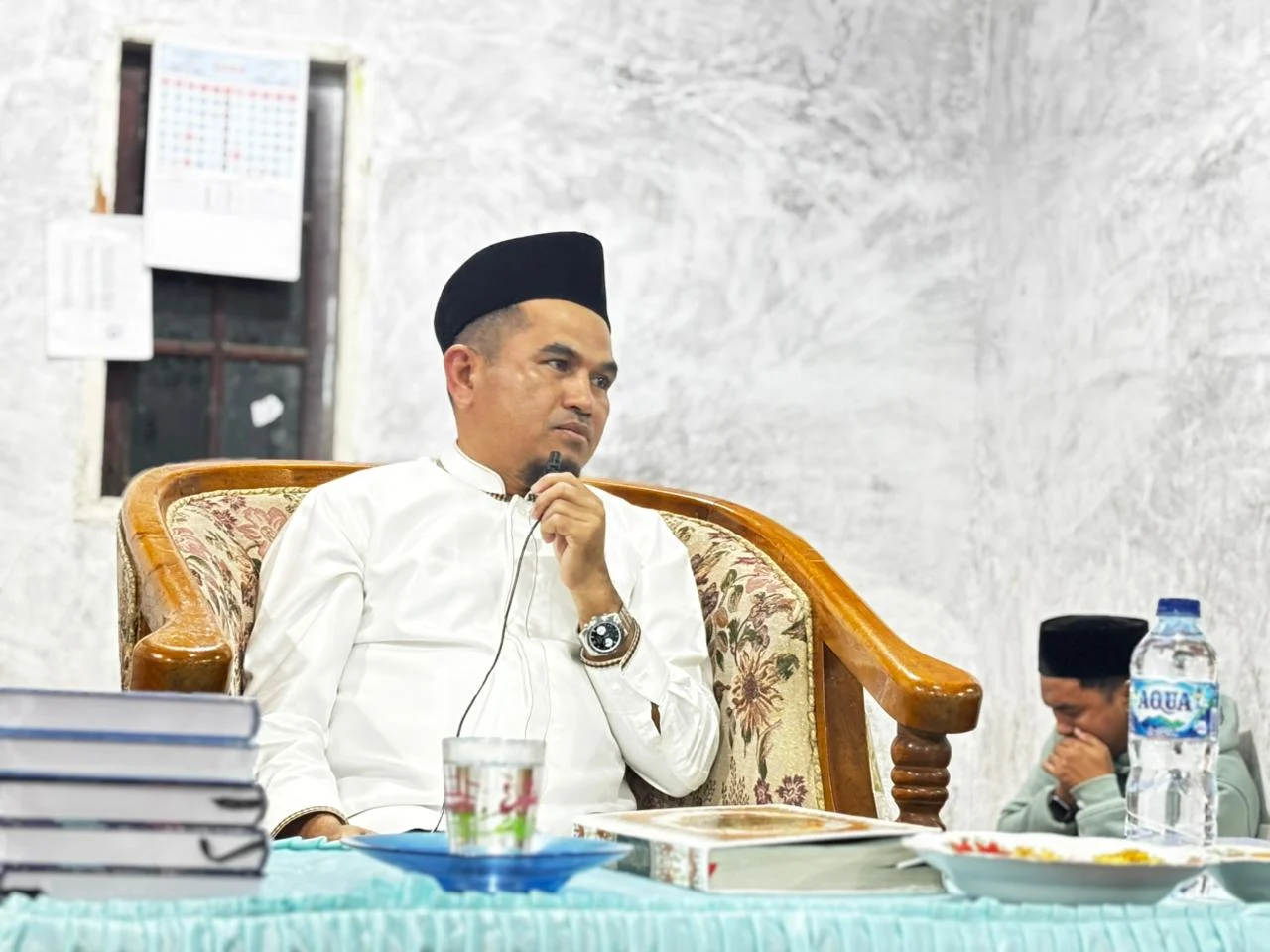 SAFARI RAMADHAN PEMKAB SOLOK DI MUSHALLA ULIL ALBAB, WABUP TEKANKAN PERAN MASYARAKAT JAGA GENERASI MUDA
