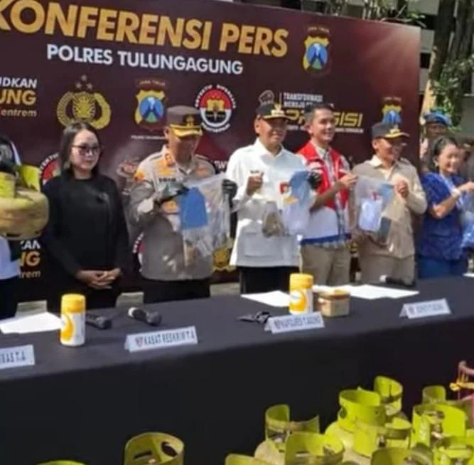 Bupati Tulungagung Pimpin Apel Operasi Ketupat 2026, Pastikan Pengamanan Lebaran Maksimal.