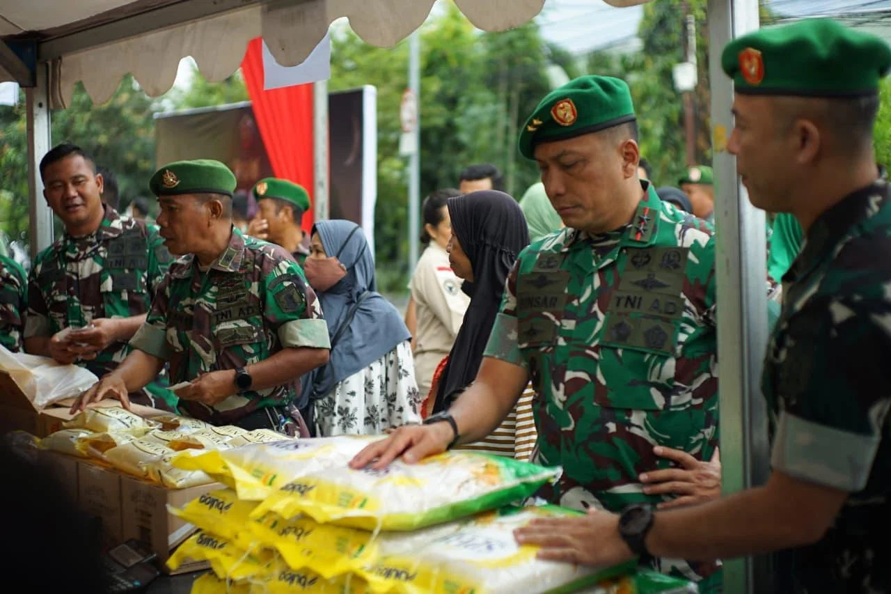 Pangdam XXIII/Palaka Wira Buka Bazar Ramadan di Makodam, Wujud Kepedulian bagi Prajurit dan Masyarakat
