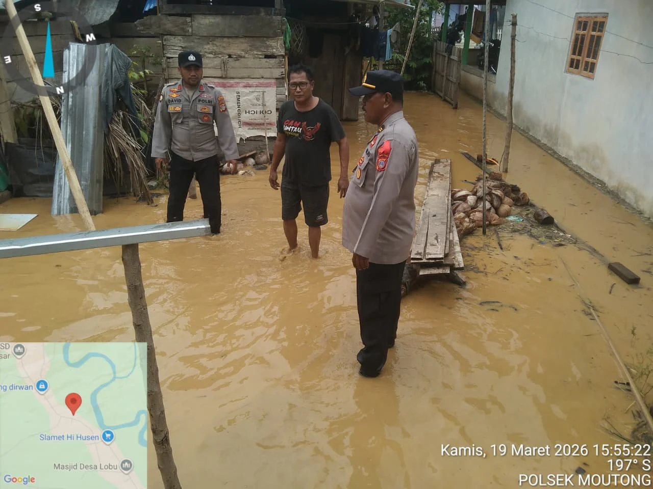 Tanggul Jebol, 120 Rumah Terendam: Kapolsek Moutong Turun Tangan, Warga Diminta Siaga Banjir Susulan*