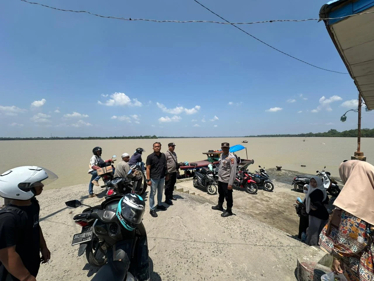 Polres Labuhanbatu Amankan Arus Balik Idul Fitri di Dermaga Labuhan Bilik, Wujud Polri untuk Masyarakat
