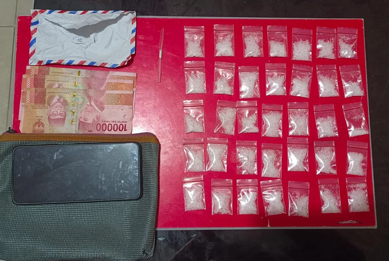 Ungkap Kasus Narkotika Jenis Sabu 35 Bungkus Berat 49 Gram. Satres Narkoba Polres Labuhanbatu Amankan Satu Orang Tersangka.