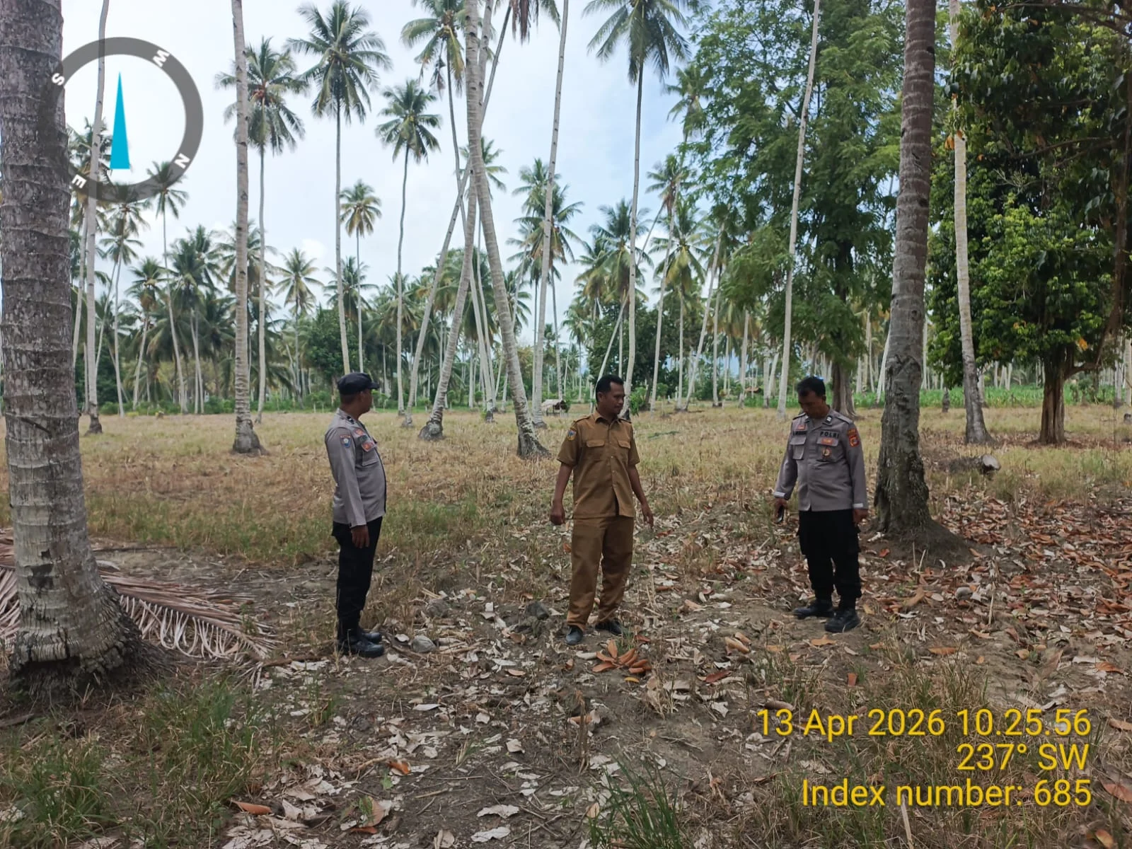 *Polsek Ampana Kota Cek Lahan Jagung di Sansarino, Dukung Ketahanan Pangan Nasional*