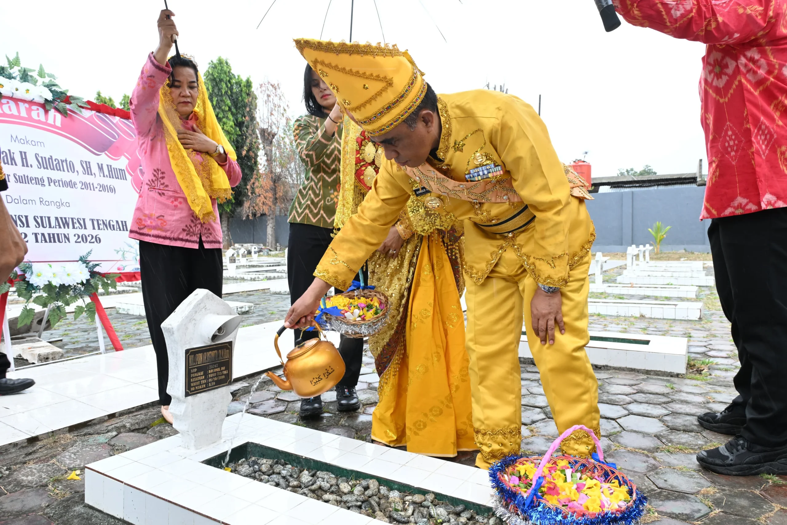 *Gubernur Anwar Hafid Ziarah ke TMP Tatura Palu*