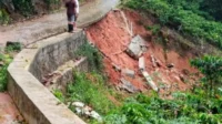 IMG-20260416-WA0167 Bangunan Dana Desa Belum Setahun Sudah Ambruk, Warga Pertanyakan Kualitas Pekerjaan.