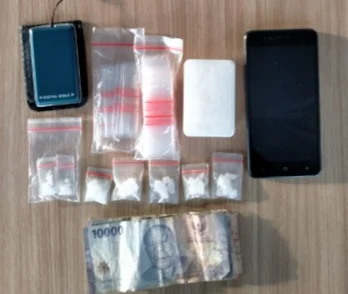 Sat Narkoba Polres Pelabuhan Belawan Tangkap Pengedar Sabu di Desa Manunggal.
