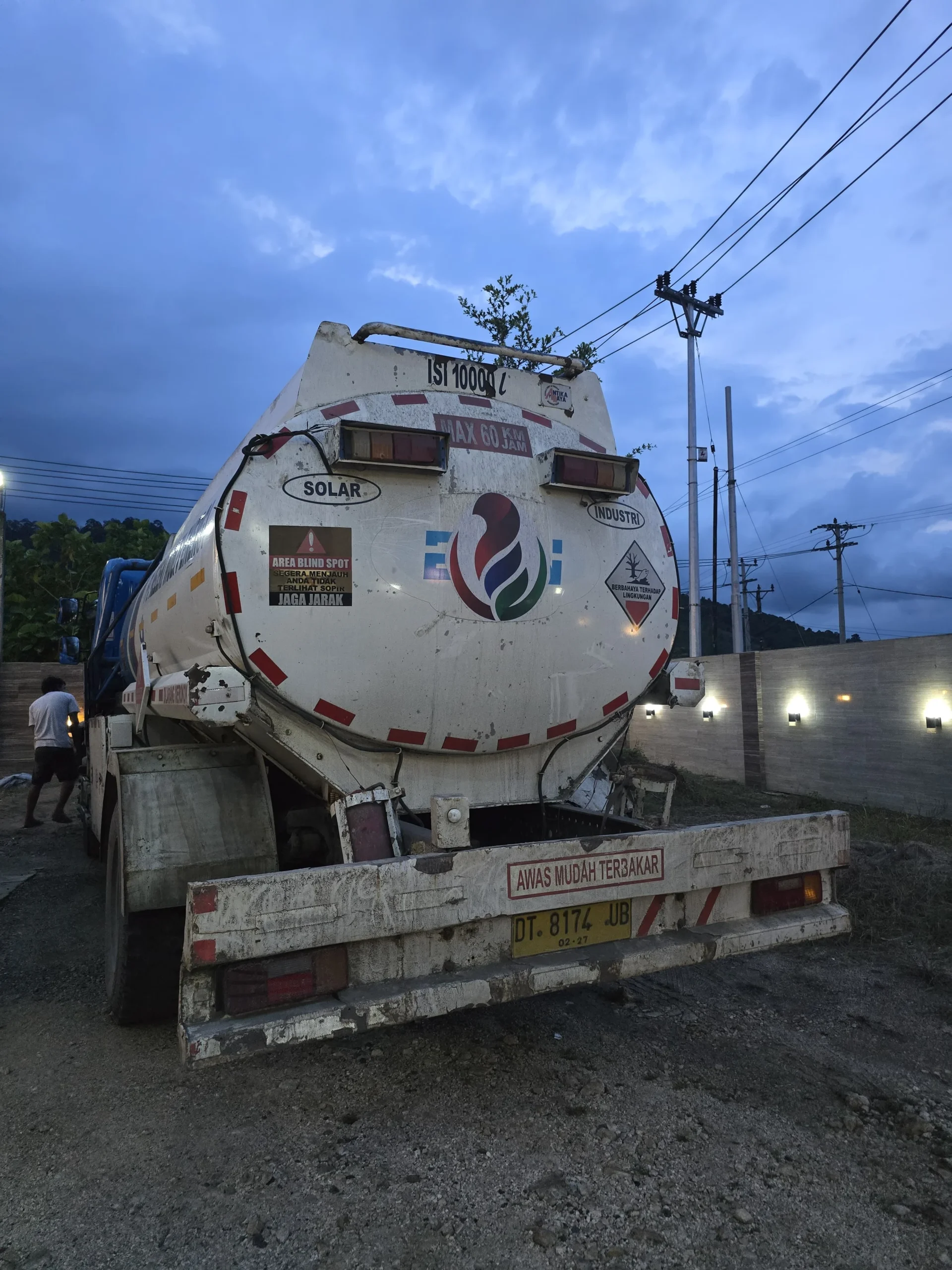 *Polda Sulteng Amankan Dua Truk Tangki Diduga Angkut BBM Subsidi tanpa Dokumen di Morowali Utara*
