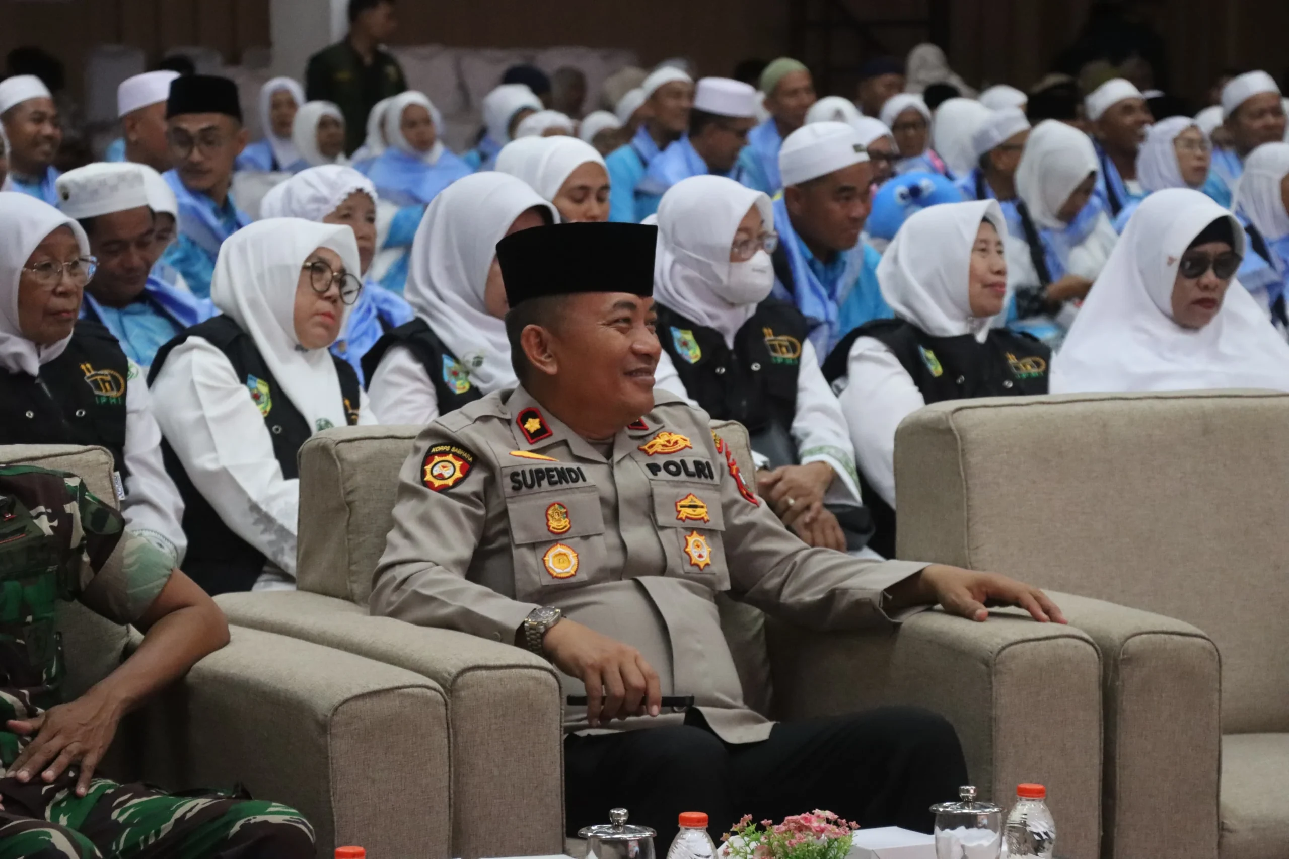 Polres Batu Bara Amankan dan Kawal Pemberangkatan Jemaah Calon Haji Kloter IV Tahun 2026